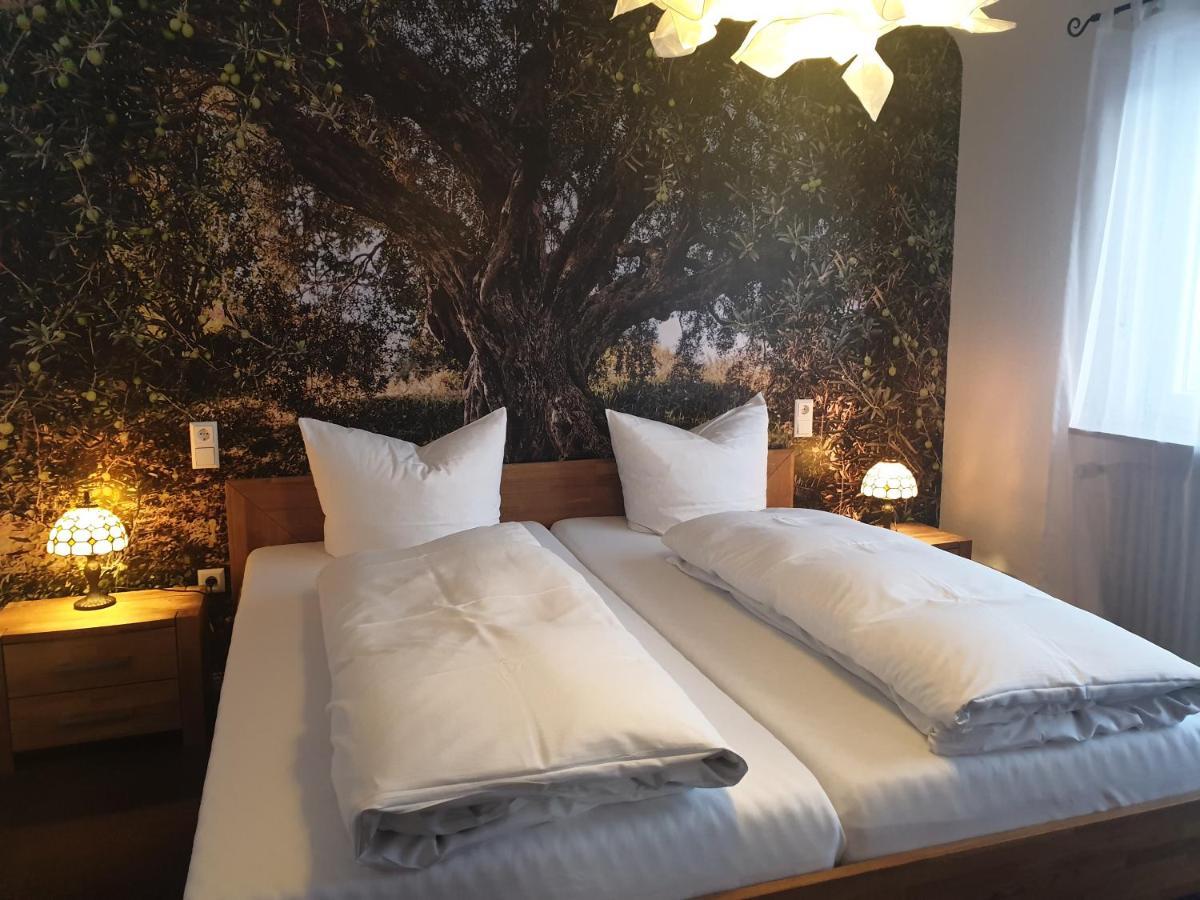 באדנוויילר Landgasthof Gruener Baum מראה חיצוני תמונה